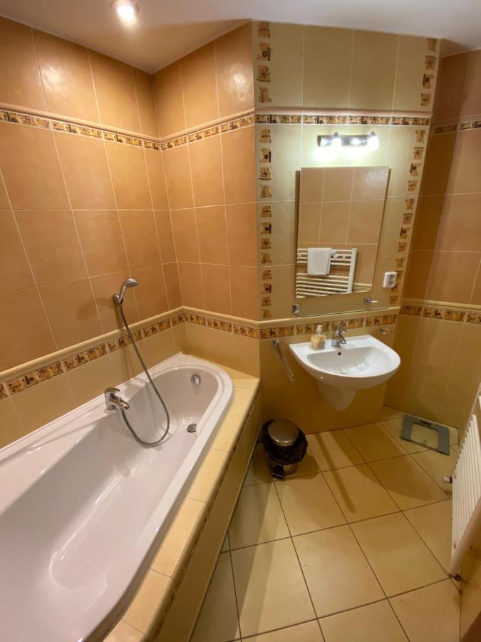 Penzion Le Monde Hotel Bardejov Buitenkant foto