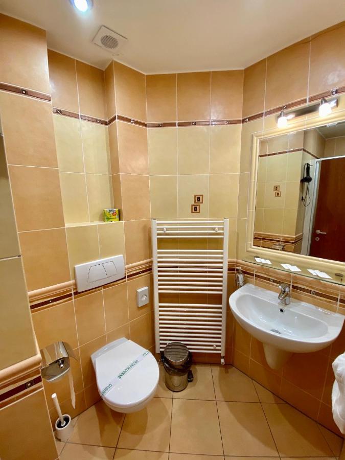 Penzion Le Monde Hotel Bardejov Buitenkant foto