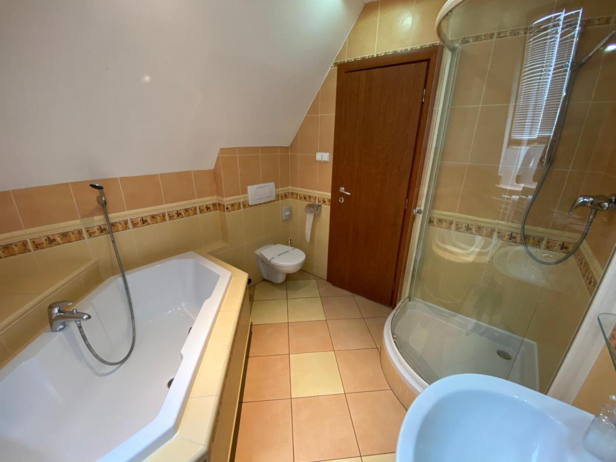 Penzion Le Monde Hotel Bardejov Buitenkant foto