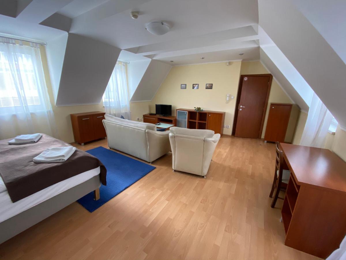 Penzion Le Monde Hotel Bardejov Buitenkant foto